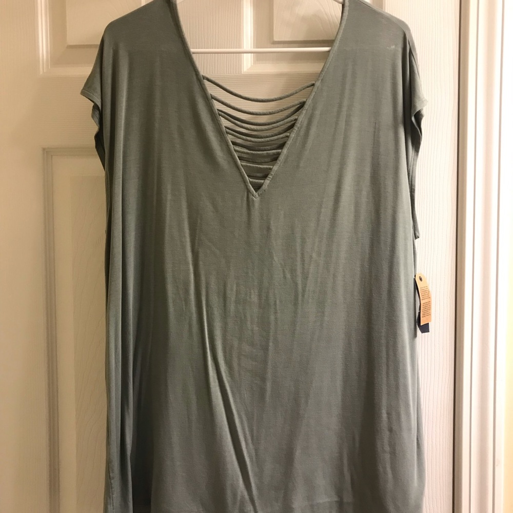 American Eagle Outfitters T-Shirt